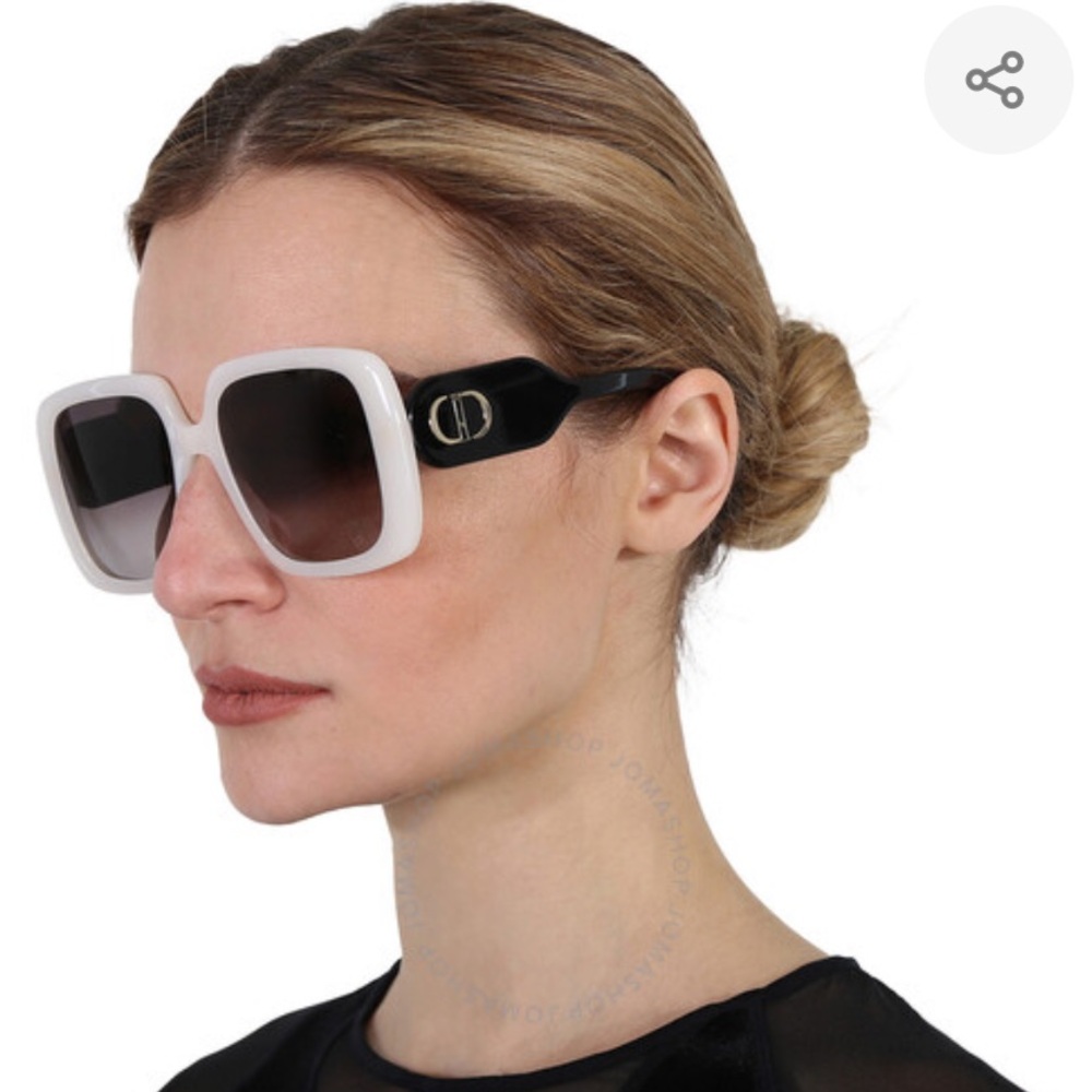 Christian Dior
Bobby S2u Square Sunglasses